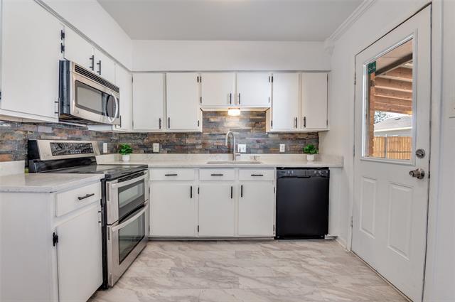 823 Ross Ln in Seagoville, TX - Building Photo - Building Photo