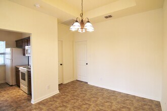 1270 Hillcrest Dr in New Braunfels, TX - Building Photo - Building Photo