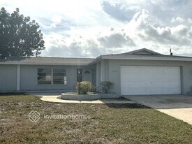 14036 102nd Ave N in Largo, FL - Building Photo