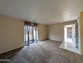 4211 E Palm Ln in Phoenix, AZ - Foto de edificio - Building Photo