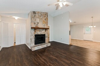 5348 Kirk Dr in Atlanta, GA - Building Photo - Building Photo