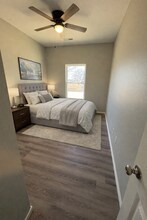 594 N Airport Rd in Strafford, MO - Foto de edificio - Building Photo