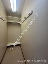 319 Dee Ct in Bloomingdale, IL - Building Photo - Building Photo