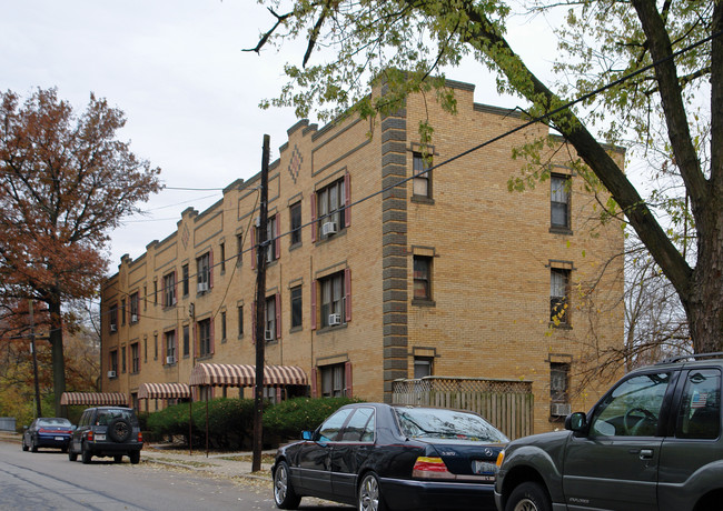 1237 Elsinore Ave in Cincinnati, OH - Foto de edificio - Building Photo