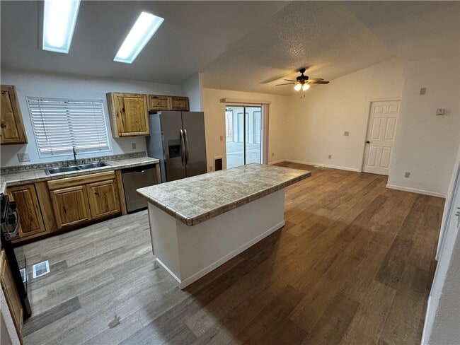 1103 Copper Dr in Bullhead City, AZ - Building Photo - Building Photo