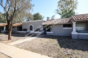 9020 W Highland Ave, Unit 107 in Phoenix, AZ - Building Photo