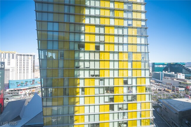 3726 S Las Vegas Blvd in Las Vegas, NV - Building Photo - Building Photo