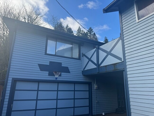 property at 215 S 11th St