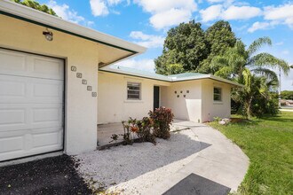 16790 Glasgow Dr E in The Acreage, FL - Building Photo - Building Photo
