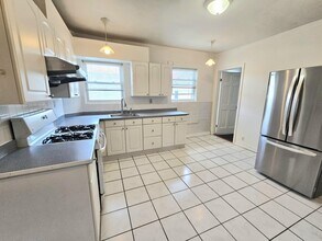 398 Charles St, Unit 2R in Malden, MA - Building Photo - Building Photo
