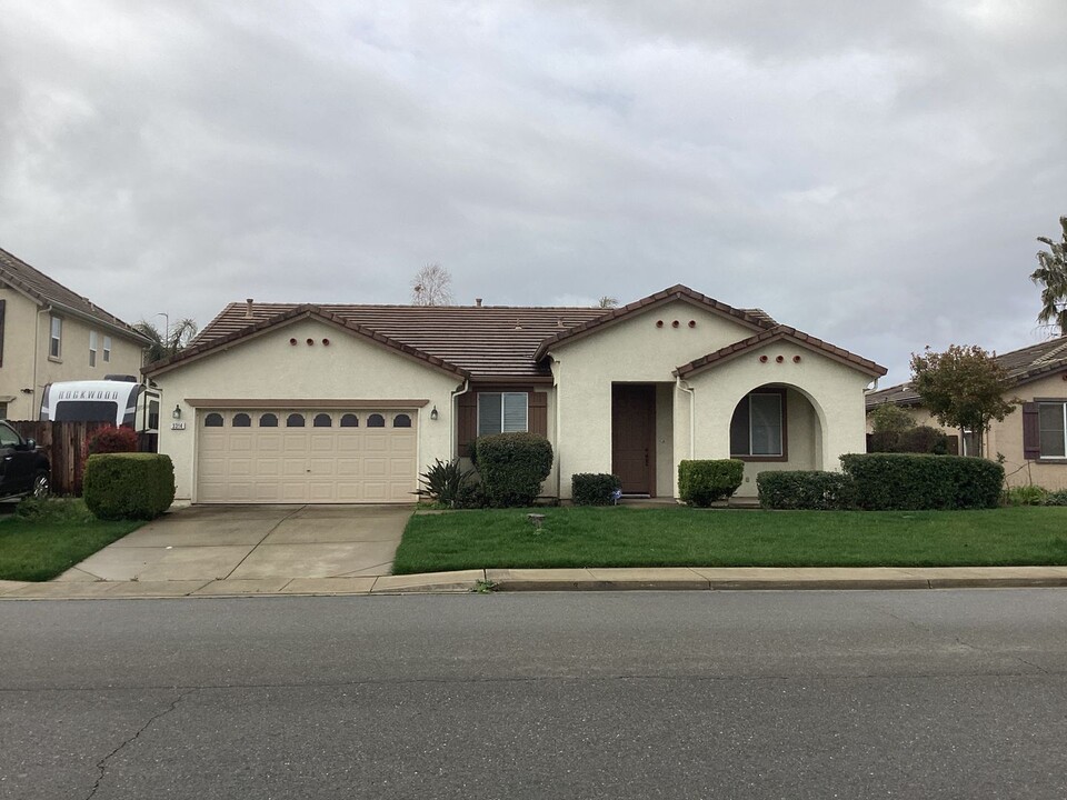 3314 Arbor Way in Live Oak, CA - Foto de edificio