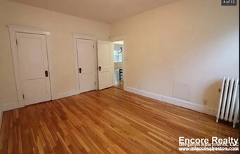 100 Saint Paul St, Unit 100 Saint Paul St in Brookline, MA - Building Photo - Building Photo