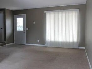 721 Circle Dr in Champlin, MN - Building Photo - Building Photo