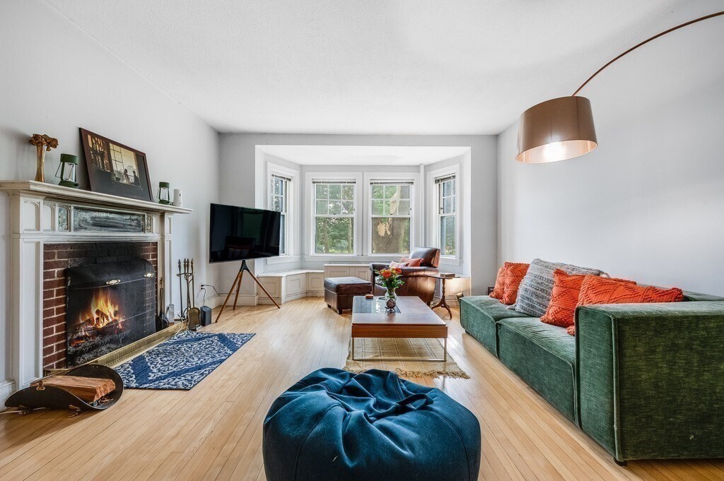 993 Memorial Dr in Cambridge, MA - Building Photo