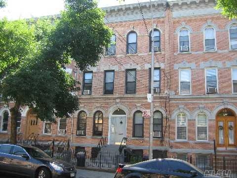 474 Harman St in Brooklyn, NY - Building Photo