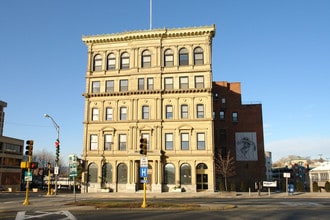 7 West St in Pittsfield, MA - Foto de edificio - Building Photo