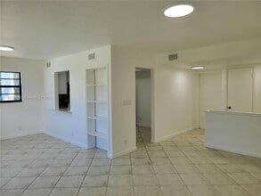 1821 NE 40th Ct in Pompano Beach, FL - Building Photo - Building Photo