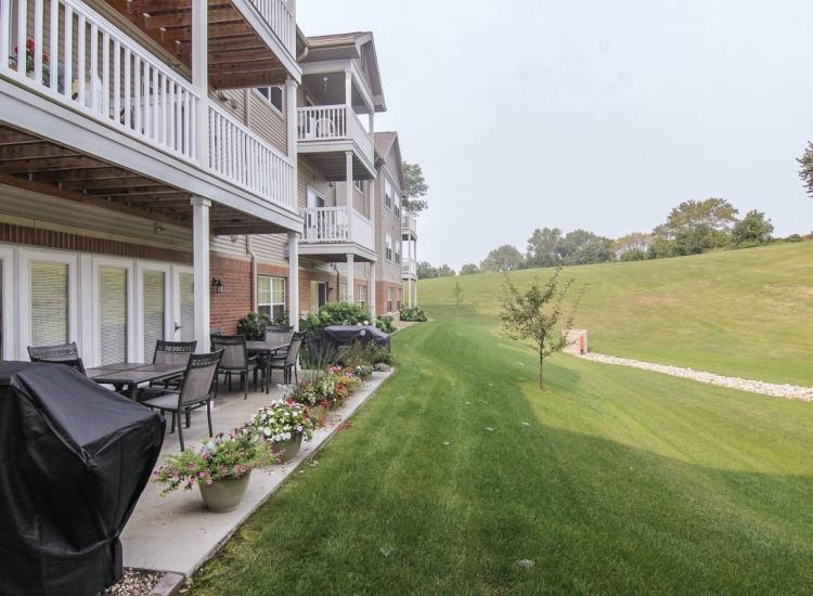 Applewood Senior Apartments I-II in Dubuque, IA - Building Photo