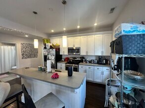 9 Oswald St, Unit 2 in Boston, MA - Building Photo - Building Photo