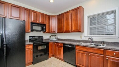 2962 Hunley Dr in Ann Arbor, MI - Building Photo - Building Photo