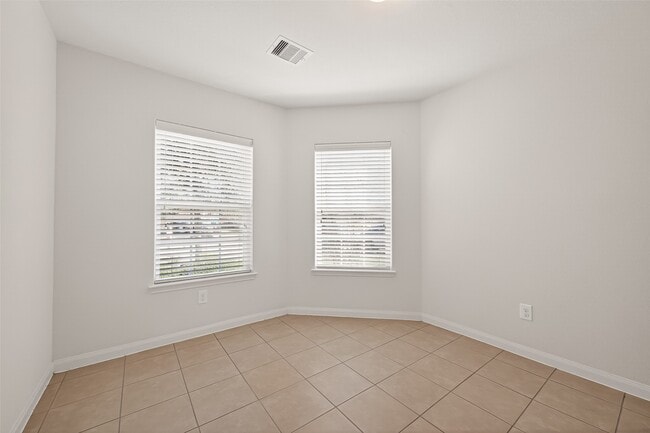 4918 Jagged Cliff Ln