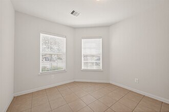 4918 Jagged Cliff Ln in Rosenberg, TX - Building Photo - Building Photo