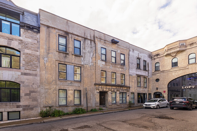 342 Saint-Denis Tsse in Montréal, QC - Building Photo - Building Photo