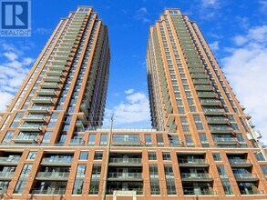 3260 Sheppard Ave E in Toronto, ON - Building Photo - Building Photo