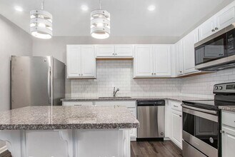 5145 Anchor Dr in South Haven, MI - Building Photo - Building Photo