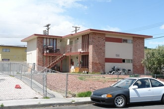 3331-3381 Athens St in Las Vegas, NV - Foto de edificio - Building Photo