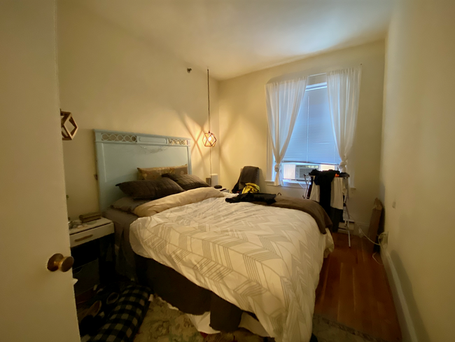 913 Boylston St, Unit 4
