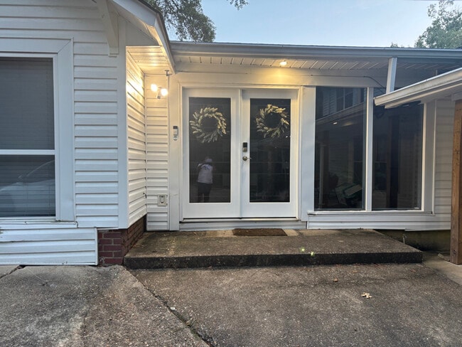 2321 N Calion Rd