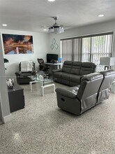 17420 NW 47th Ct in Miami Gardens, FL - Building Photo - Building Photo