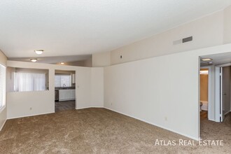 5218 Coral Vine Way in Las Vegas, NV - Building Photo - Building Photo