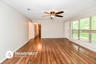 710 Adams Dr in Crandall, TX - Foto de edificio - Building Photo