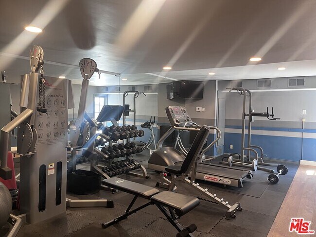 1134 Alta Loma Rd in West Hollywood, CA - Building Photo - Building Photo