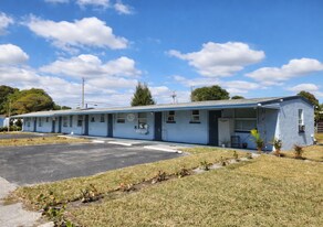 977 Miner Rd in Hypoluxo, FL - Building Photo