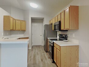 4500 Loveland Pass Dr E in Jacksonville, FL - Building Photo - Building Photo