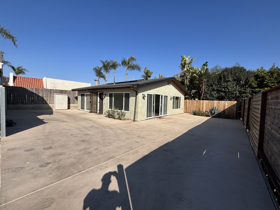 851 N Vulcan Ave in Encinitas, CA - Building Photo