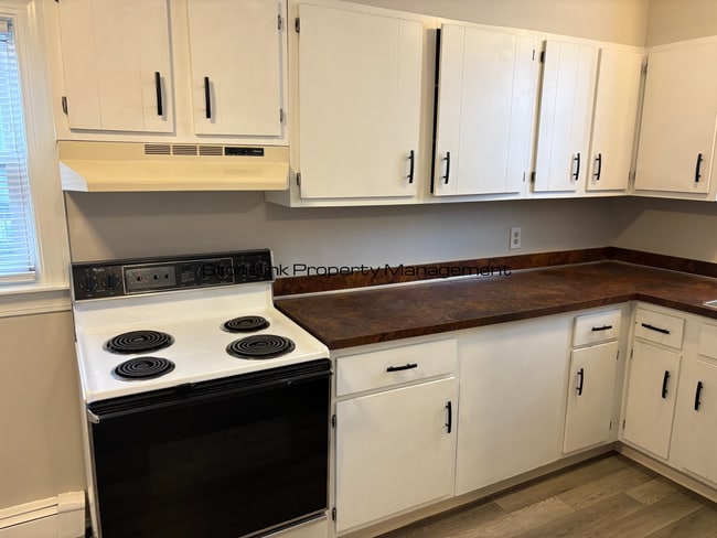 66 Hamlet Ave in Woonsocket, RI - Building Photo - Building Photo