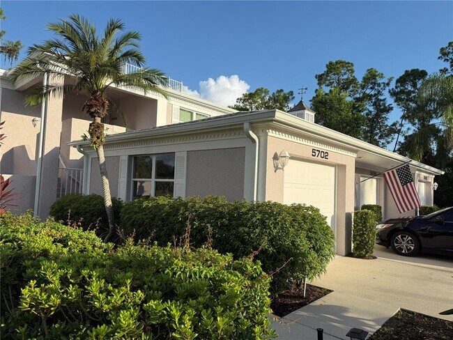 5700 Sheffield Greene Cir in Sarasota, FL - Building Photo - Building Photo