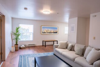Pacific Crest Apartments in Tacoma, WA - Foto de edificio - Interior Photo
