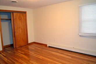 33 Autran Ave in North Andover, MA - Building Photo - Building Photo