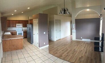 5959 Moon Shadow Dr in Herriman, UT - Building Photo - Building Photo