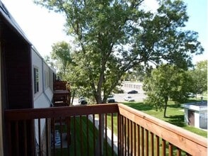 14630 Garrett Ave in Apple Valley, MN - Foto de edificio - Building Photo