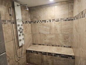 9804 N 11th St, Unit Down in Tampa, FL - Foto de edificio - Building Photo