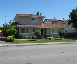 2275-2277 Anna Dr in Santa Clara, CA - Foto de edificio - Building Photo