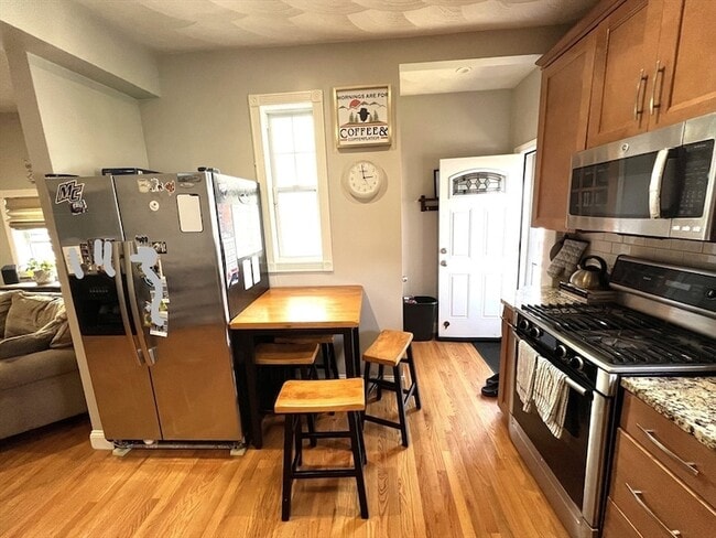 123 Forest St, Unit 1 in Medford, MA - Building Photo - Building Photo