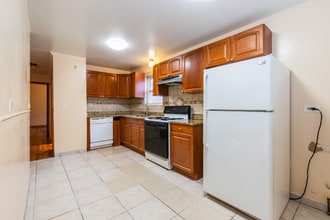 8906 S Halsted St in Chicago, IL - Building Photo - Building Photo