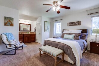 807 Devon Ct in San Diego, CA - Building Photo - Building Photo
